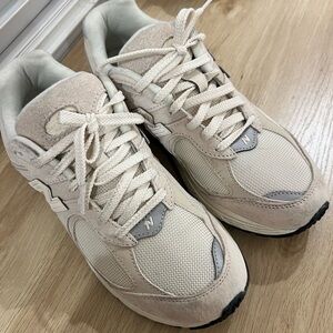 New Balance Cream and Gray Women's Sneakers